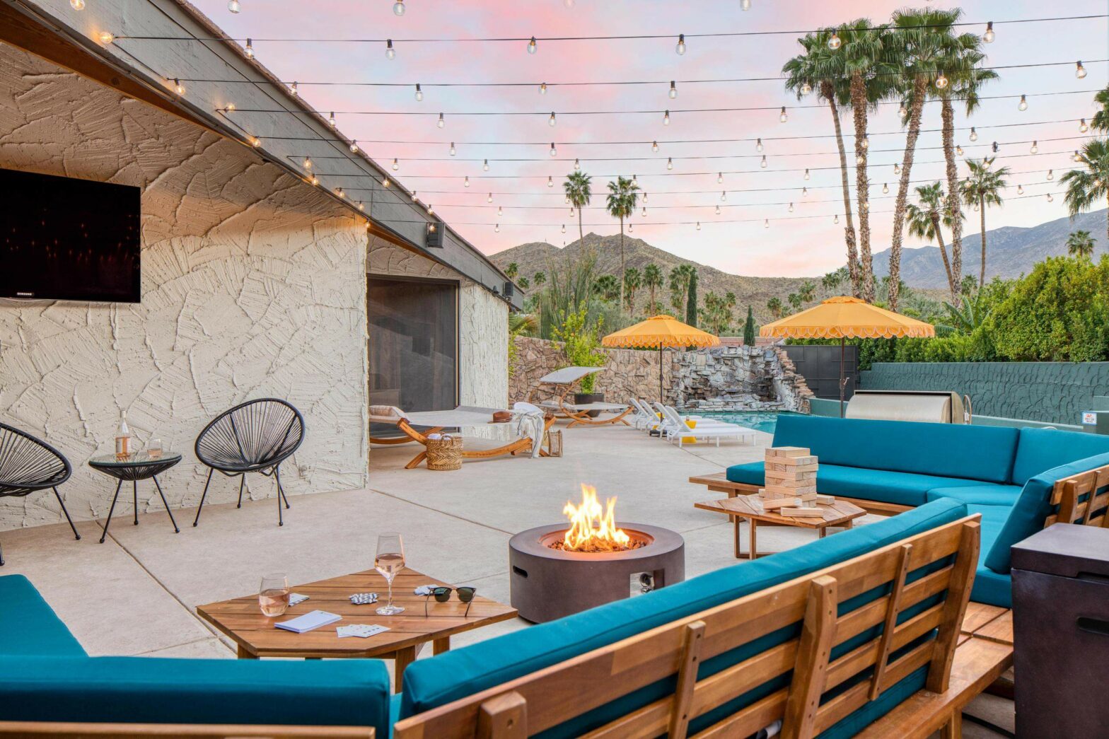 outdoor fire pit and games at AvantStay vacation rental