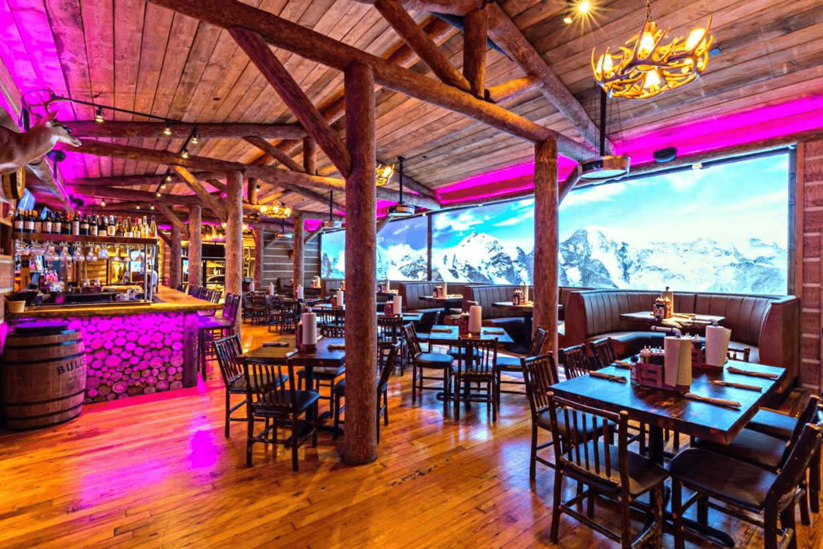 the lodge is a very popular fort myers restaurant