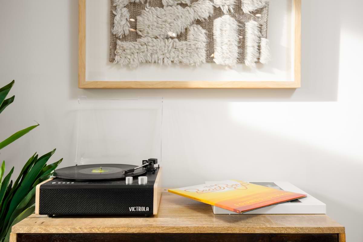 find a rental home with a record player to impress your guests and be a hostess with the mostess
