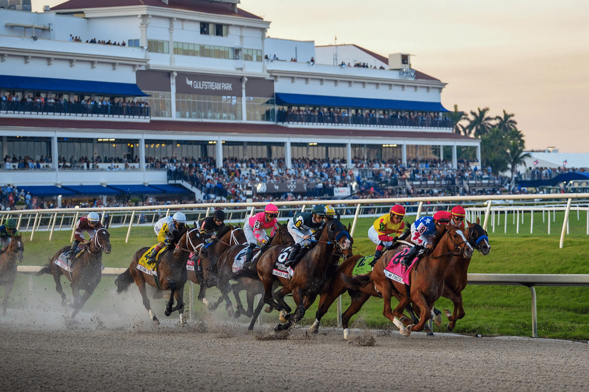 jockeys racing at gulfstream park