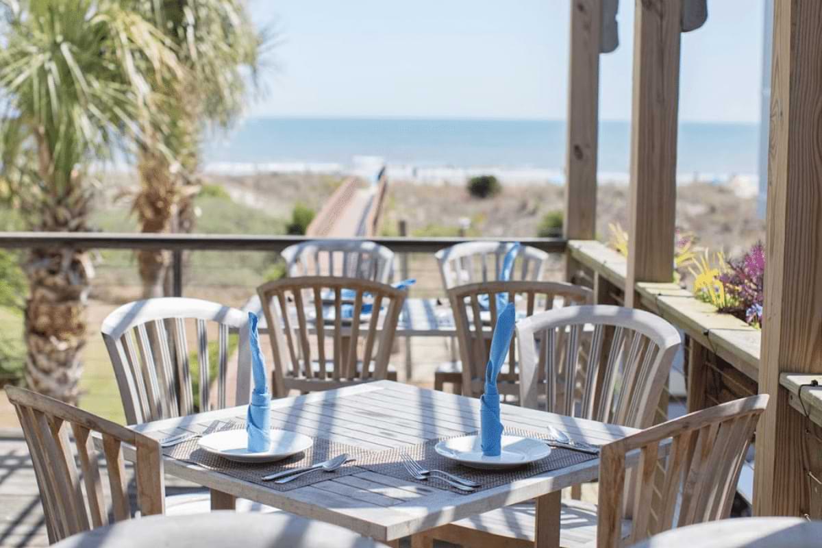 coda del pesce is one of the numerous popular isle of palms restaurants