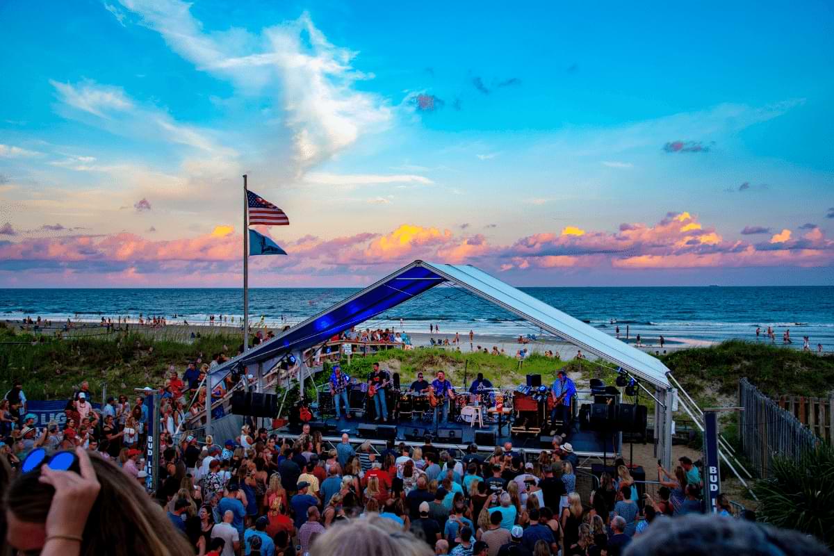 the windjammer is a very fun isle of palms restaurant