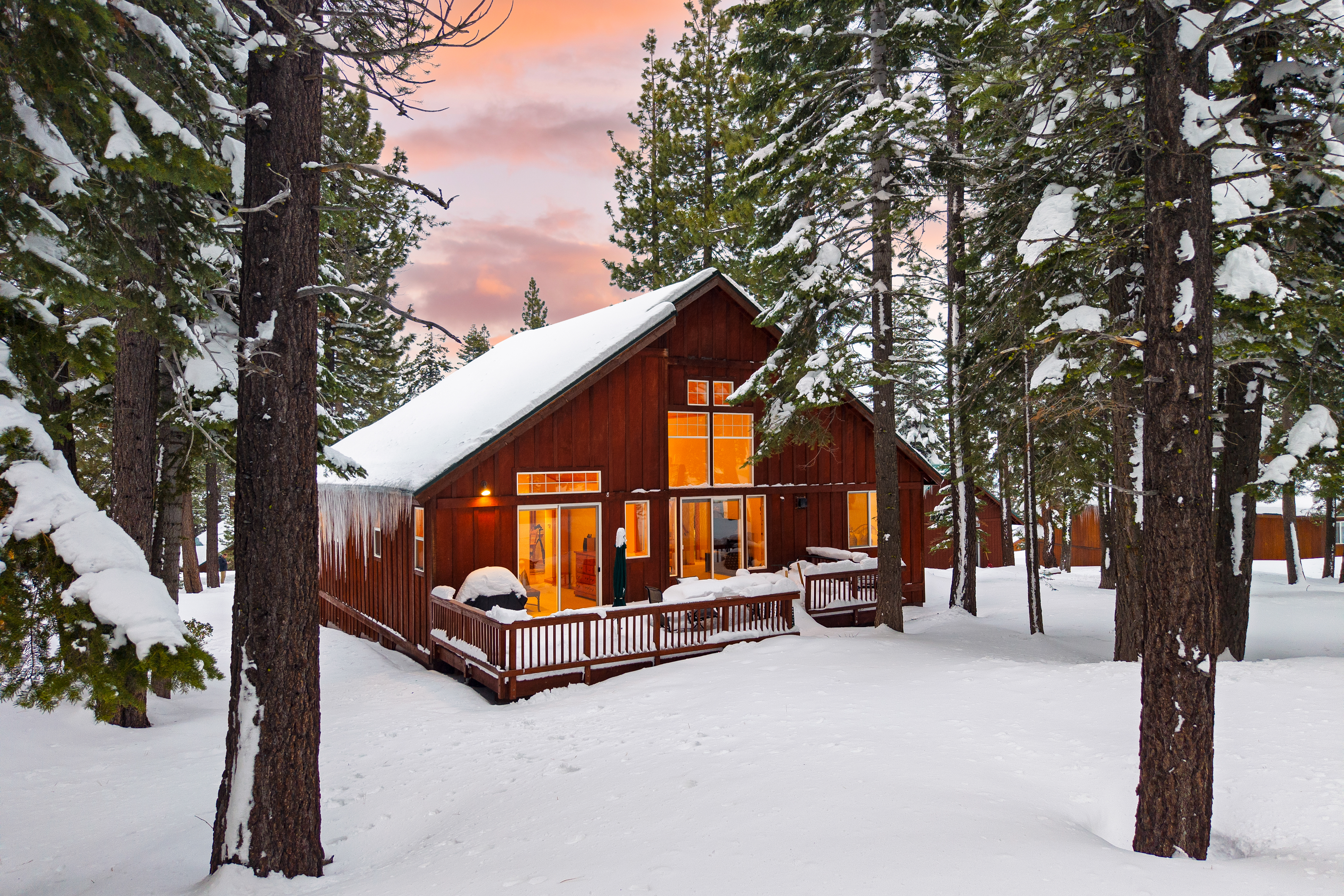 10 Cozy Winter Cabins for an Unforgettable Holiday Retreat, image size:5999x4000